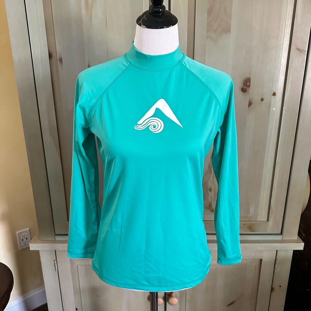 Okanu Women’s Swimshirt